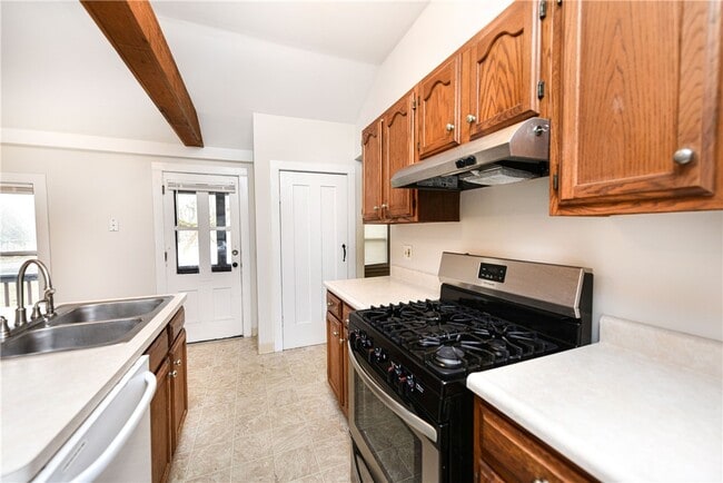 1872 Blossom Rd in Rochester, NY - Building Photo - Building Photo