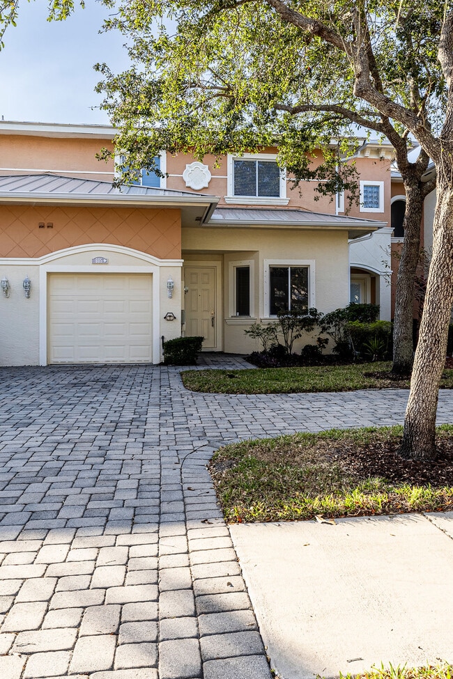 property at 805 Middleton Dr SW