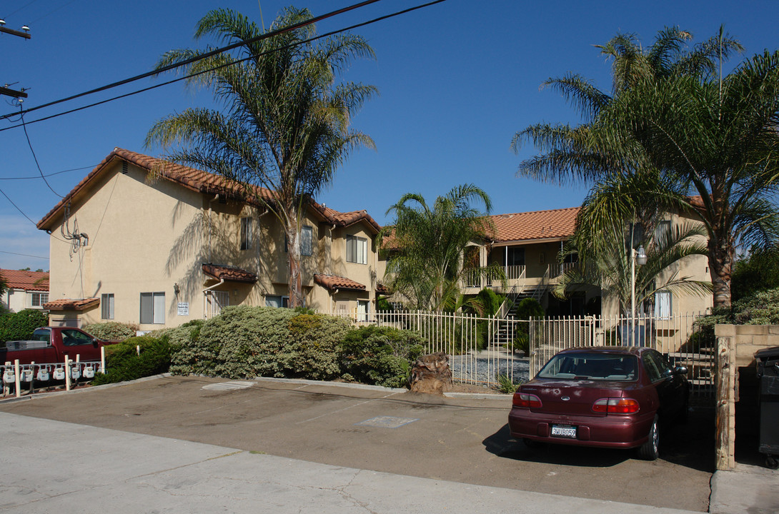 9951 Dolores St in Spring Valley, CA - Building Photo