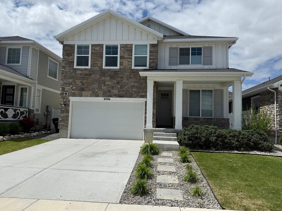 6086 W Esker Terrace Ln in West Jordan, UT - Foto de edificio