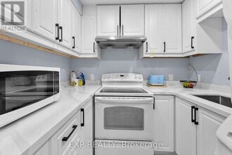 13 Hopkins St in Thorold, ON - Building Photo - Building Photo