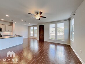 13800 Lyndhurst St in Austin, TX - Building Photo - Building Photo