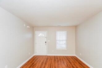 2822 Filbert St in Raleigh, NC - Foto de edificio - Building Photo