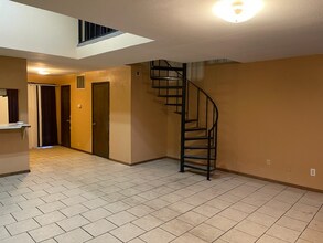 902 Cynthia St in Wilburton, OK - Building Photo - Building Photo