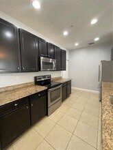 974 SW 147th Ave in Pembroke Pines, FL - Foto de edificio - Building Photo