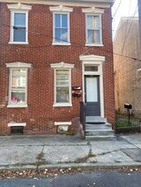 48 Chestnut St, Unit #2 in Pottstown, PA - Building Photo