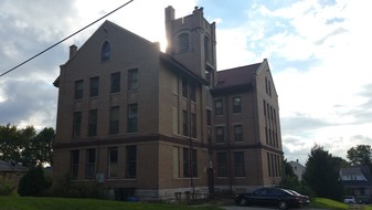 36 Seminary Ave in Dayton, OH - Foto de edificio - Building Photo