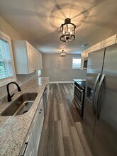 414 Hollywood Dr in Old Hickory, TN - Foto de edificio - Building Photo