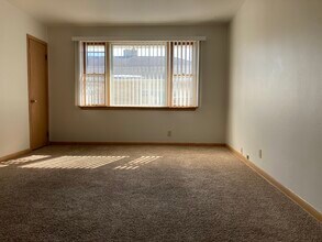 3465 S 83rd St, Unit 1 in Milwaukee, WI - Foto de edificio - Building Photo