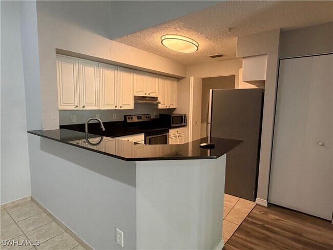 8215 Ibis Club Dr in Naples, FL - Building Photo - Building Photo