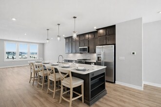 404 Elite St in Westfield, IN - Foto de edificio - Building Photo