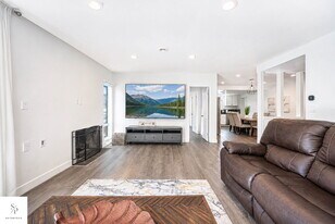 22942 Sunset Crossing Rd in Diamond Bar, CA - Building Photo
