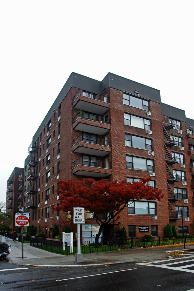 10311 68th Dr in Forest Hills, NY - Building Photo - Building Photo