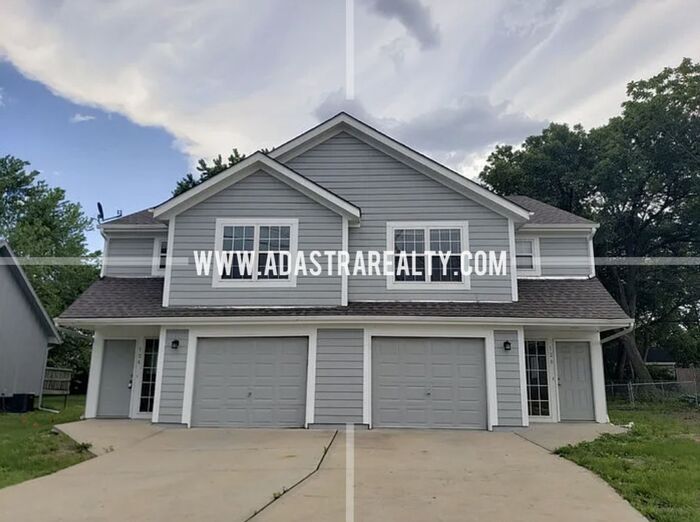 128 S Julia St in Olathe, KS - Building Photo
