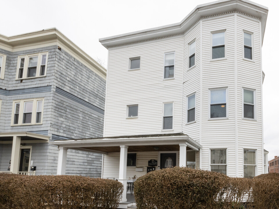 176 Minot St, Unit 1 in Boston, MA - Foto de edificio