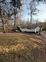 323 Forrest Glen Rd in Columbus, MS - Building Photo
