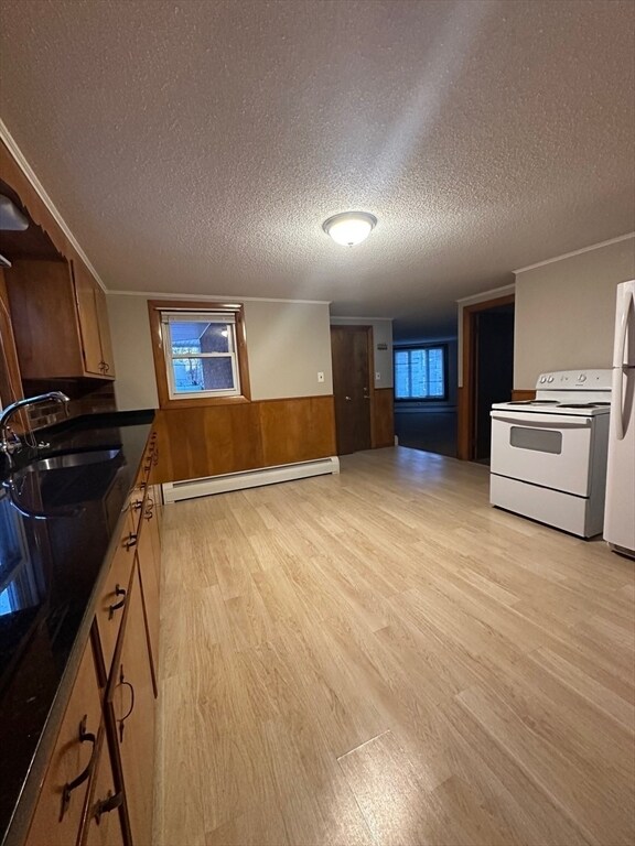 73 Wyoming Ave, Unit #1 in Malden, MA - Foto de edificio - Building Photo