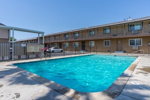 Stonebrook Apartments in Sacramento, CA - Building Photo