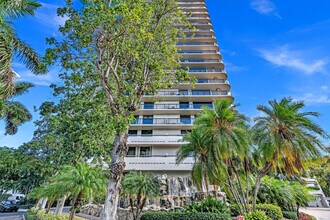 19667 Turnberry Way in Aventura, FL - Building Photo - Building Photo
