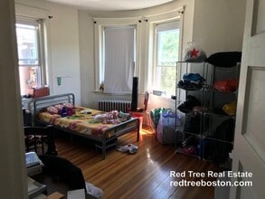 1375 Commonwealth Ave in Boston, MA - Building Photo - Building Photo