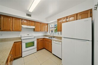 14907 SW 80th St in Miami, FL - Building Photo - Building Photo