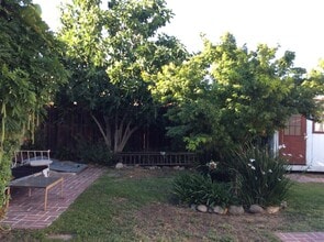 1118 Hollyburne Ave, Unit guest house in Menlo Park, CA - Building Photo - Building Photo