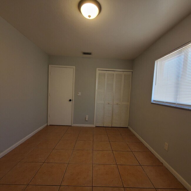 419-421 Hancock Bridge Pkwy in Cape Coral, FL - Building Photo - Building Photo