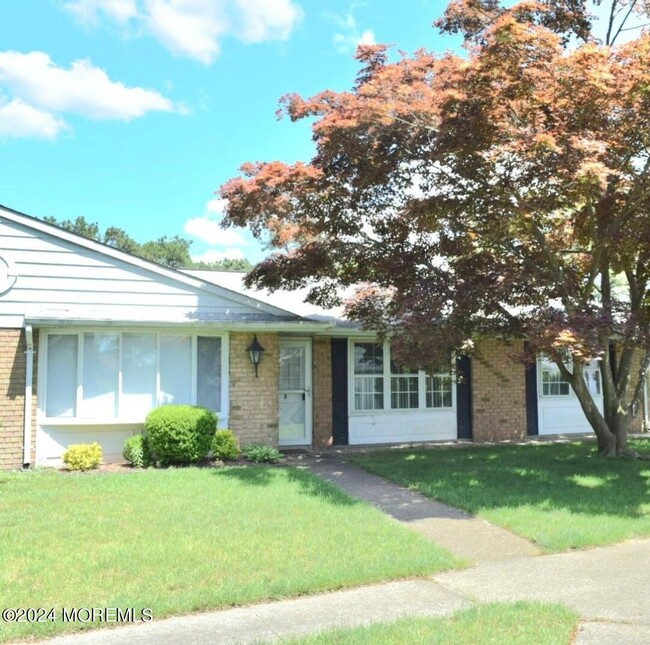 14B Cambridge Cir in Manchester Township, NJ - Building Photo - Building Photo