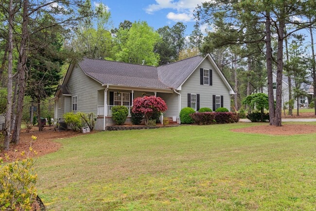 89 Sandpiper Dr in Whispering Pines, NC - Building Photo - Building Photo