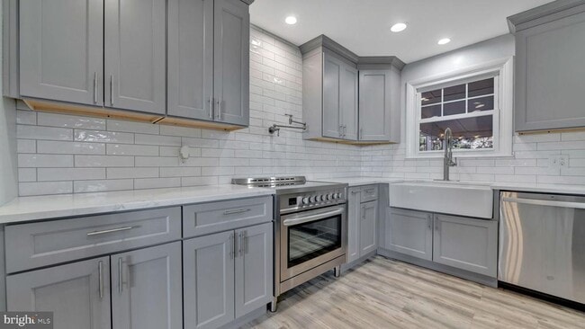 property at 1312 Magnolia Ave