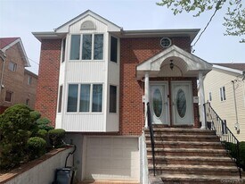 57-48 256th St in Queens, NY - Building Photo