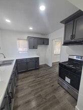 4620 Tweedy Blvd, Unit A in South Gate, CA - Foto de edificio - Building Photo