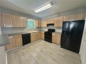 4143 Lake Mist Dr NW in Kennesaw, GA - Building Photo