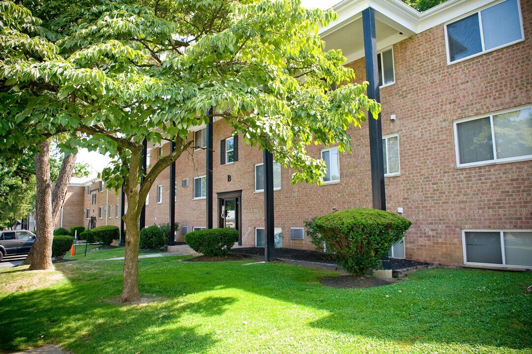Green Forest Apartments in Chester, PA - Foto de edificio