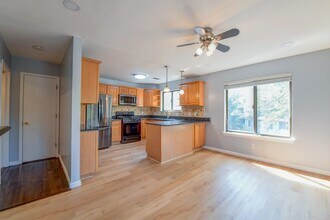 321 Sea Isle Key in Secaucus, NJ - Building Photo - Building Photo