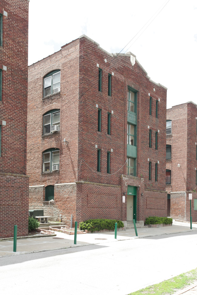 Madison Apartments in Omaha, NE - Building Photo - Building Photo