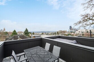 815 17th Ave in Seattle, WA - Building Photo - Building Photo