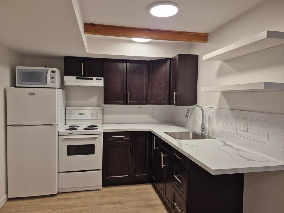 1491 Government St in Penticton, BC - Building Photo