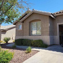 198 Crown Imperial St in Henderson, NV - Building Photo - Building Photo