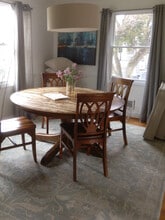 5608 Lone Oak Dr in Bethesda, MD - Foto de edificio - Building Photo