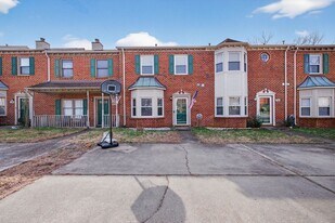 729 Creekside Crescent in Chesapeake, VA - Building Photo