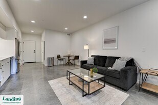 556 E 2100 S in Salt Lake City, UT - Building Photo