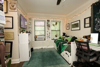 1056 W Lill in Chicago, IL - Building Photo - Building Photo
