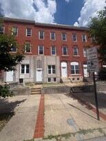2105 Maryland Ave in Baltimore, MD - Building Photo