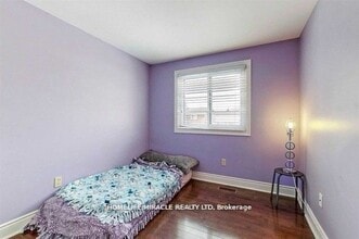 7 Greenhills Sq in Brampton, ON - Building Photo - Building Photo