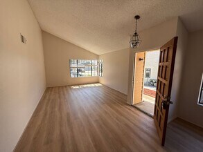 13549 Hike Ln in San Diego, CA - Building Photo - Building Photo