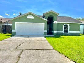 1405 Marigold Dr in Lakeland, FL - Building Photo