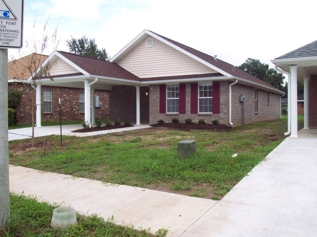 Bayberry Point I in Lafayette, LA - Building Photo