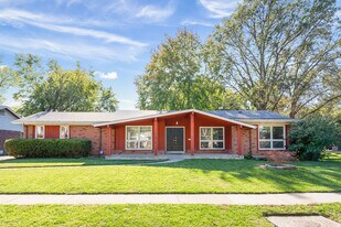 11178 Crickett Hill Dr in St. Louis, MO - Building Photo