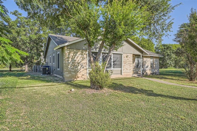 7214 Salt Springs Dr in Austin, TX - Building Photo - Building Photo